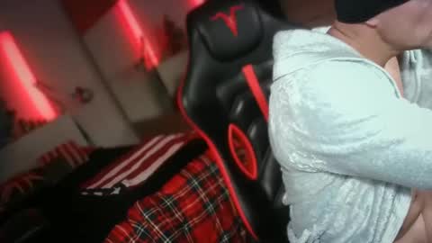 Snapshot of hardmattsteel chatting on December 23, 2024, 1:29 am MATTSTEEL - ITALIAN STALLION online show from December 23, 2024, 1:29 am