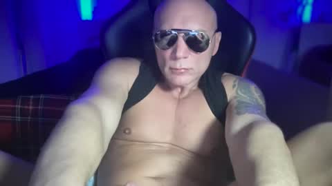 Snapshot of hardmattsteel chatting on December 24, 2024, 2:32 am MATTSTEEL - ITALIAN STALLION online show from December 24, 2024, 2:32 am