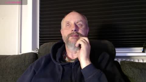 Snapshot of hardmrlazy chatting on October 22, 2025, 7:02 pm MrLazy online show from October 22, 2025, 7:02 pm