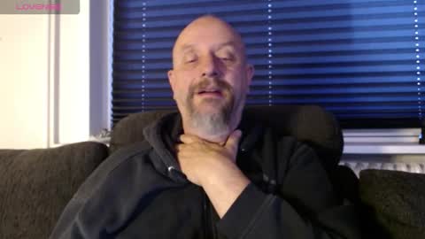 Snapshot of hardmrlazy chatting on October 26, 2025, 7:03 am MrLazy online show from October 26, 2025, 7:03 am