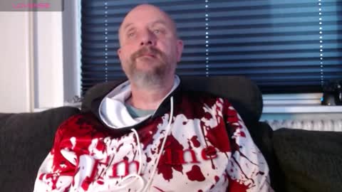 Snapshot of hardmrlazy chatting on November 12, 2025, 11:32 am MrLazy online show from November 12, 2025, 11:32 am