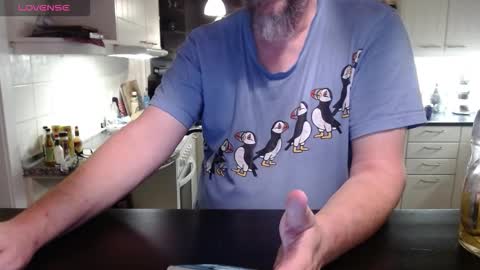 Snapshot of hardmrlazy chatting on November 15, 2025, 5:42 pm MrLazy online show from November 15, 2025, 5:42 pm