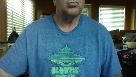 Snapshot of hardsweetandsticky chatting on September 30, 2025, 6:02 pm HSS online show from September 30, 2025, 6:02 pm