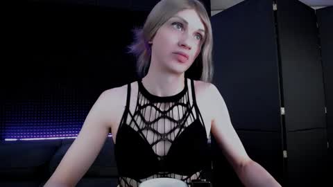 Miss Hardy online show from November 15, 2025, 5:49 am