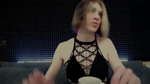 Miss Hardy online show from March 6, 2026, 4:09 am