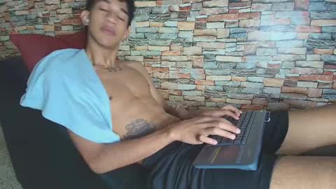 Snapshot of haresandpame_mds chatting on November 26, 2025, 2:40 pm Hares online show from November 26, 2025, 2:40 pm