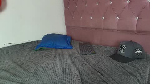 Snapshot of haresandpame_mds chatting on February 17, 2026, 2:57 pm Hares online show from February 17, 2026, 2:57 pm