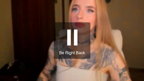 Julia online show from October 26, 2025, 5:46 am