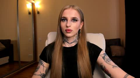 Julia online show from April 11, 2026, 5:34 am