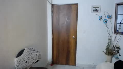 Snapshot of harley_quinns1 chatting on December 5, 2024, 1:14 am harley_quinns1 online show from December 5, 2024, 1:14 am