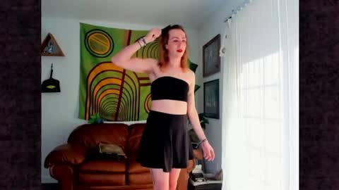harlynn_ell online show from April 8, 2026, 4:51 pm