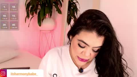 Snapshot of harmonybabe_ chatting on November 4, 2025, 7:02 pm Harmony online show from November 4, 2025, 7:02 pm