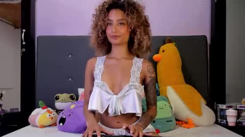 Snapshot of harmonyy_hill chatting on November 2, 2025, 10:56 pm Harmony Hill online show from November 2, 2025, 10:56 pm