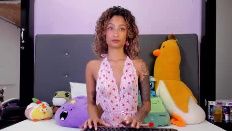 Snapshot of harmonyy_hill chatting on November 6, 2025, 11:26 pm Harmony Hill online show from November 6, 2025, 11:26 pm