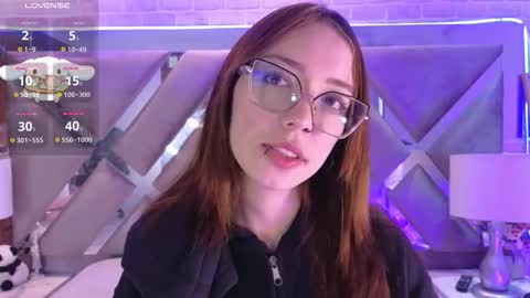 Snapshot of harperwest_ chatting on November 17, 2025, 12:44 pm Harper online show from November 17, 2025, 12:44 pm