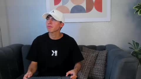 Snapshot of harry_klein chatting on September 26, 2025, 1:26 pm H K online show from September 26, 2025, 1:26 pm