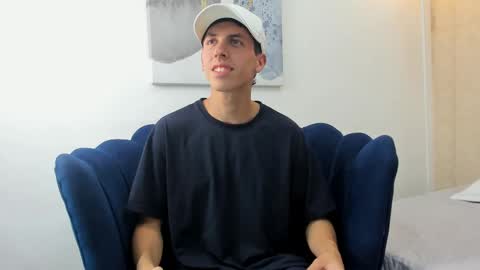 Snapshot of harry_klein chatting on October 2, 2025, 8:27 pm H K online show from October 2, 2025, 8:27 pm