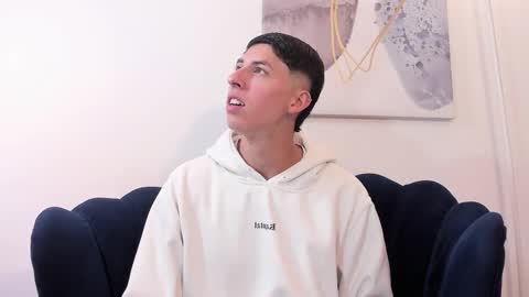 Snapshot of harry_klein chatting on October 19, 2025, 1:06 am H K online show from October 19, 2025, 1:06 am