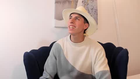 Snapshot of harry_klein chatting on November 1, 2025, 3:30 am H K online show from November 1, 2025, 3:30 am