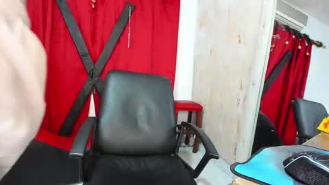 Snapshot of harry_latinboy chatting on December 13, 2024, 12:42 am Harry online show from December 13, 2024, 12:42 am