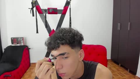 Snapshot of harry_latinboy chatting on January 8, 2025, 1:42 am Harry online show from January 8, 2025, 1:42 am