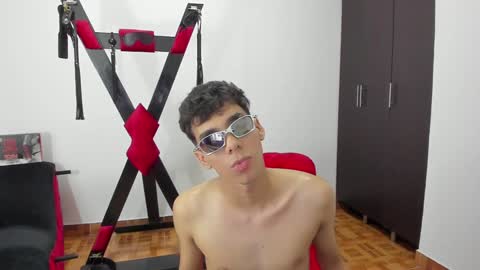 Snapshot of harry_latinboy chatting on January 9, 2025, 11:13 pm Harry online show from January 9, 2025, 11:13 pm