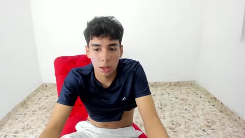 Snapshot of harry_latinboy chatting on February 26, 2025, 8:44 pm Harry online show from February 26, 2025, 8:44 pm