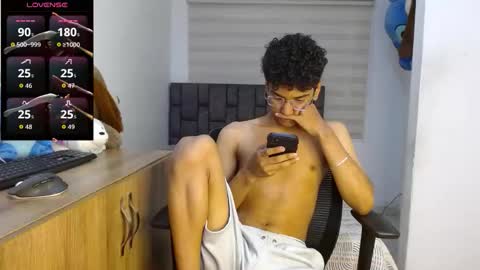 Snapshot of harrytwink18 chatting on September 12, 2025, 4:18 pm HARRY online show from September 12, 2025, 4:18 pm