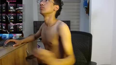 Snapshot of harrytwink18 chatting on September 17, 2025, 4:41 pm HARRY online show from September 17, 2025, 4:41 pm