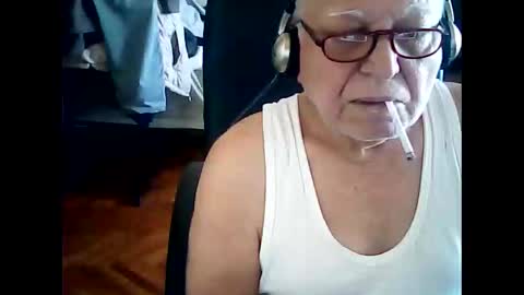 Snapshot of hasanben54398 chatting on November 1, 2025, 6:37 am hasan online show from November 1, 2025, 6:37 am