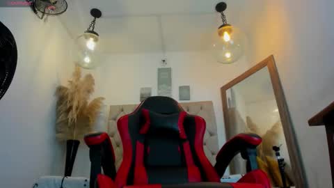 Snapshot of hathor_01 chatting on December 4, 2025, 5:50 am HATHOR OLD online show from December 4, 2025, 5:50 am