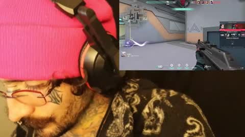 Snapshot of hatsumotokyoto chatting on February 2, 2025, 3:21 am More content 2 online show from February 2, 2025, 3:21 am