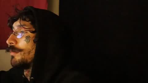 Snapshot of hatsumotokyoto chatting on February 7, 2025, 2:08 am More content 2 online show from February 7, 2025, 2:08 am