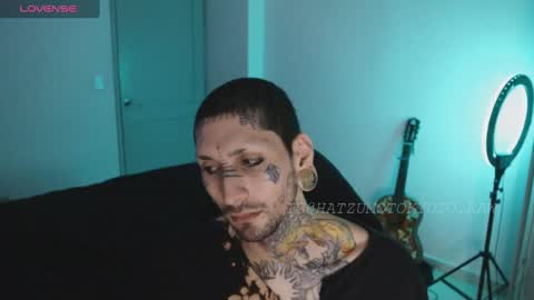 Snapshot of hatsumotokyoto chatting on October 9, 2025, 4:32 am More content 2 online show from October 9, 2025, 4:32 am