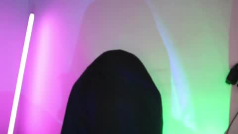 Snapshot of hatsumotokyoto chatting on May 20, 2026, 12:17 am More content 2 online show from May 20, 2026, 12:17 am