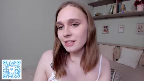 Mia online show from April 15, 2026, 7:58 pm