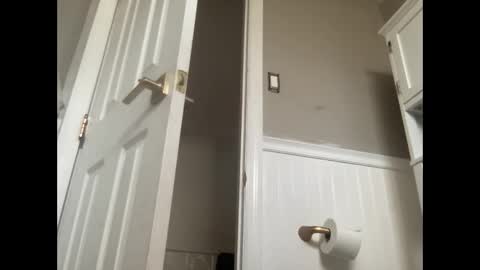 Snapshot of havingfun103 chatting on February 28, 2025, 9:33 pm havingfun103 online show from February 28, 2025, 9:33 pm