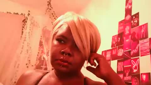 Snapshot of hawtchoc37 chatting on October 7, 2025, 10:45 am hawtchoc37 online show from October 7, 2025, 10:45 am