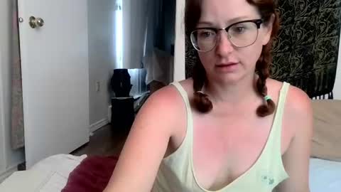 Snapshot of haydenmay chatting on July 4, 2026, 9:43 pm Haydenmay online show from July 4, 2026, 9:43 pm