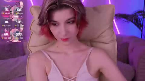 haylaamber online show from March 4, 2025, 8:16 pm