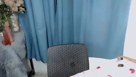 haylee online show from December 5, 2025, 1:58 am