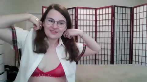 Snapshot of hazel_blue chatting on July 8, 2026, 4:22 pm Hazel Blues online show from July 8, 2026, 4:22 pm