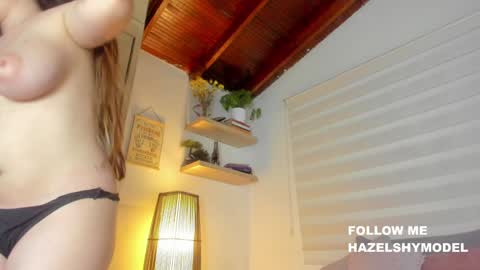 Snapshot of hazel_shy chatting on December 3, 2024, 8:28 pm Im Hazel online show from December 3, 2024, 8:28 pm