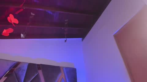 Snapshot of hazel_shy chatting on February 19, 2025, 1:29 am Im Hazel online show from February 19, 2025, 1:29 am