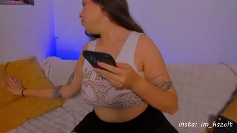 Snapshot of hazel_shy chatting on July 31, 2026, 9:25 pm Im Hazel online show from July 31, 2026, 9:25 pm