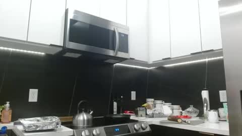 Snapshot of hazel_skye chatting on January 18, 2026, 12:14 am Hazel online show from January 18, 2026, 12:14 am