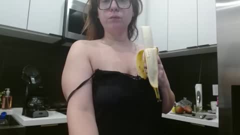 Snapshot of hazel_skye chatting on January 18, 2026, 3:27 pm Hazel online show from January 18, 2026, 3:27 pm