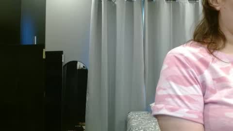 Snapshot of hazel_skye chatting on February 13, 2026, 8:16 pm Hazel online show from February 13, 2026, 8:16 pm