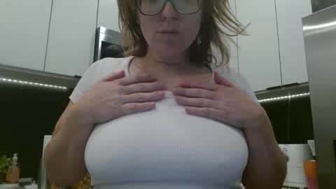 Snapshot of hazel_skye chatting on May 12, 2026, 4:15 pm Hazel online show from May 12, 2026, 4:15 pm