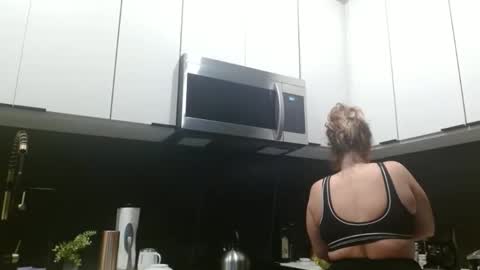 Snapshot of hazel_skye chatting on May 18, 2026, 2:34 pm Hazel online show from May 18, 2026, 2:34 pm